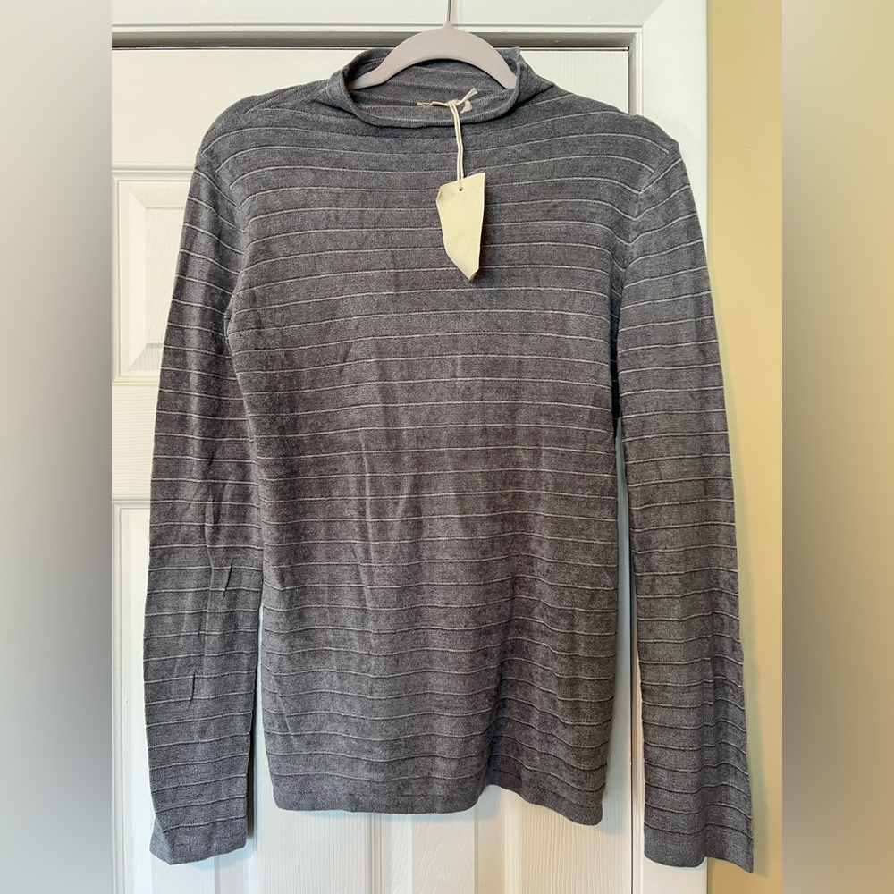 Hem & Thread NWT L top grey color extremely soft light popcorn